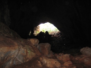 skoteino cave